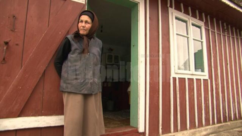 Aurica Feraru le-a spus polițiștilor că țigările i-au fost aduse soțului său de un necunoscut Aurica Feraru le-a spus polițiștilor că țigările i-au fost aduse soțului său de un necunoscut