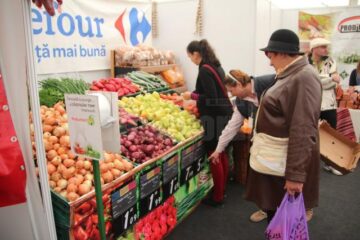 Aproape 50 de producători din țară, prezenți pentru trei zile la „Serbările Toamnei Bucovinene”