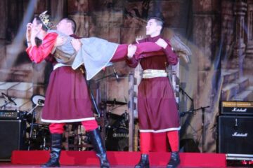 Ștefaniștii și-au sărbătorit bobocii într-o atmosferă medievală, la curtea domnitorului Moldovei
