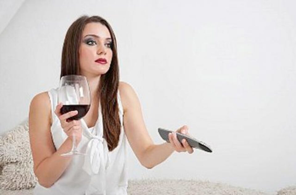 Un pahar de vin pe săptămână reduce șansele de a concepe cu copil cu 33%