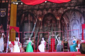 Ștefaniștii și-au sărbătorit bobocii într-o atmosferă medievală, la curtea domnitorului Moldovei