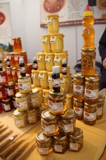Aproape 50 de producători din țară, prezenți pentru trei zile la „Serbările Toamnei Bucovinene”