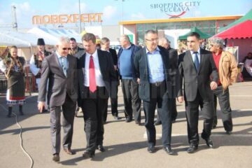 Aproape 50 de producători din țară, prezenți pentru trei zile la „Serbările Toamnei Bucovinene”