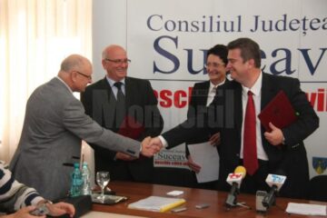 A fost semnat contractul pentru închiderea gropilor de gunoi neconforme din șapte orașe din județ