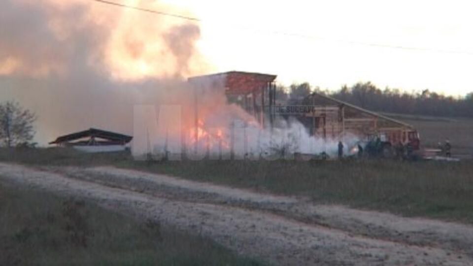 Pagubele provocate de incendiu se ridică la aproximativ 130.000 de lei