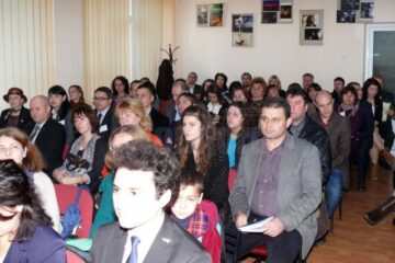 La Fălticeni a avut loc Simpozionul Internațional “România între Occident și Orient”