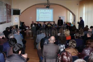La Fălticeni a avut loc Simpozionul Internațional “România între Occident și Orient”