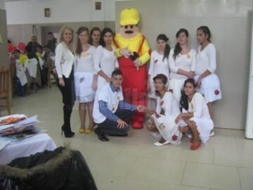 Ateliere de creație și spectacol cu copii aflați în dificultate, la Gura Humorului