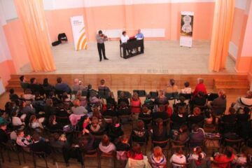 Public numeros prezent la concertul susținut de artistul Gabriel Croitoru, acompaniat de pianistul Horia Mihail