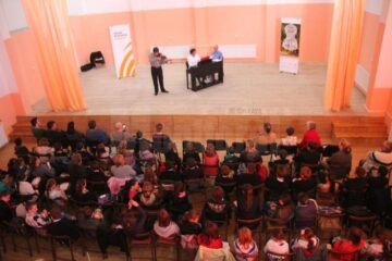 Public numeros prezent la concertul susținut de artistul Gabriel Croitoru, acompaniat de pianistul Horia Mihail