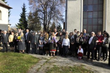 Opt cupluri din Șcheia au sărbătorit „nunta de aur”