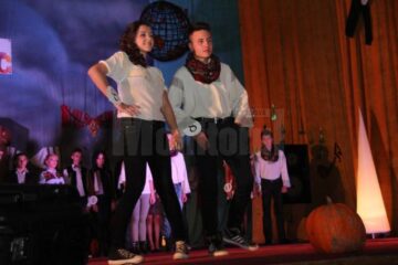 „Tradițional vs. Modern”, tema Balului Bobocilor de la Colegiul Economic „Dimitrie Cantemir”