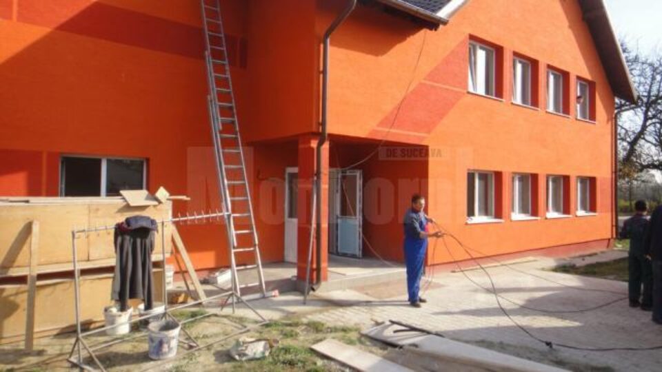 Imobil nou pentru școala din Burla și loc de joacă pentru copii
