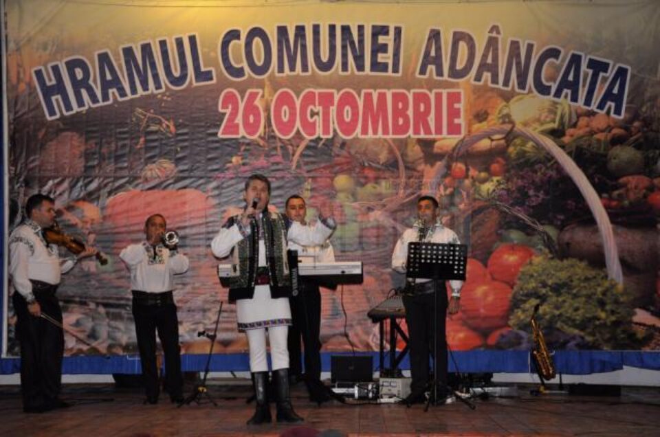 De hramul comunei Adâncata au fost organizate mai multe evenimente, de la lansări de cărți și până la spectacole folclorice