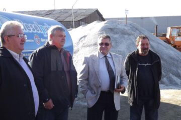 Conducerea Primăriei Suceava a verificat marți modul în care firma de salubrizare Rosal s-a pregătit pentru intervențiile la deszăpezire pe străzile municipiului
