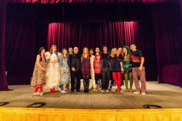 Tinerii studenți au susținut opt spectacole în comunitățile românești