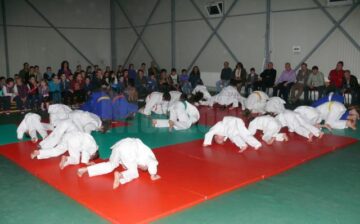 Practicanții de judo au făcut și o mică demonstrație la Fălticeni