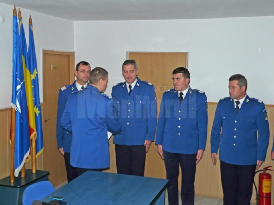 Patru ofițeri și șase subofițeri jandarmi, înaintați în grad înainte de termen