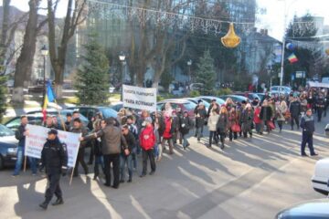 Sute de persoane au participat ieri la Marșul „Pledoarie pentru demnitate”