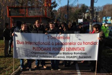 Sute de persoane au participat ieri la Marșul „Pledoarie pentru demnitate”