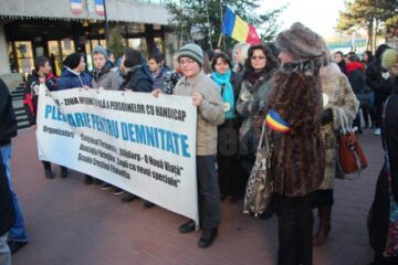 Sute de persoane au participat ieri la Marșul „Pledoarie pentru demnitate”