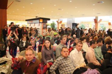 Spectacolul ,,Deschide ochii, deschide inima!” s-a desfășurat la Iulius Mall