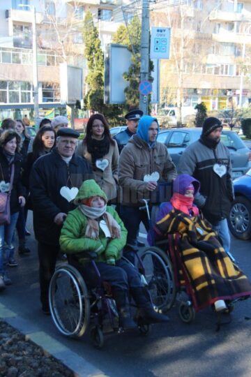 Sute de persoane au participat ieri la Marșul „Pledoarie pentru demnitate”