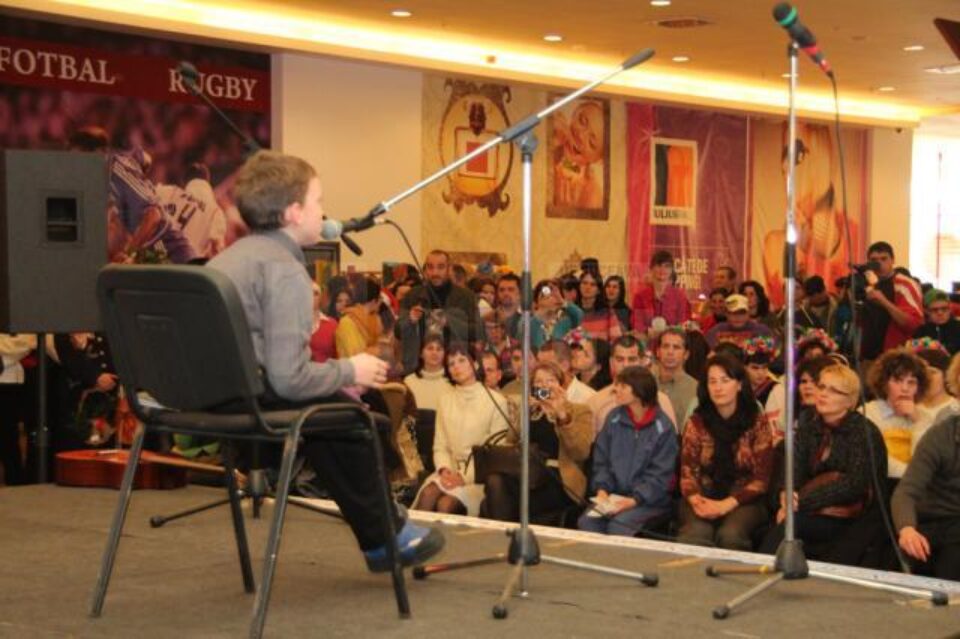 Spectacolul ,,Deschide ochii, deschide inima!” s-a desfășurat la Iulius Mall