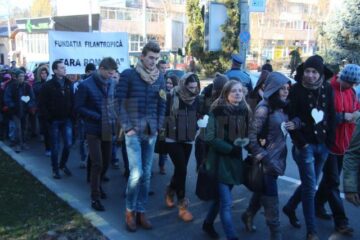 Sute de persoane au participat ieri la Marșul „Pledoarie pentru demnitate”