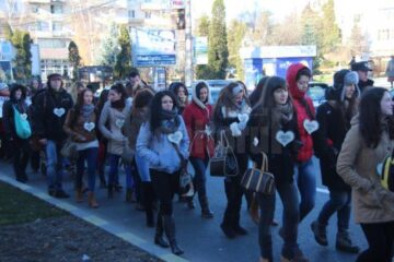 Sute de persoane au participat ieri la Marșul „Pledoarie pentru demnitate”