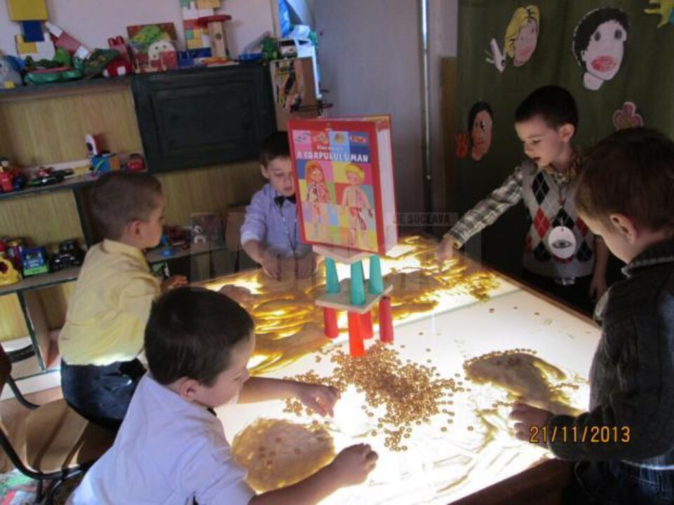 „Licuricii”, grupa mare de preșcolari de la Grădinița cu Program Normal „Luminița” Siret „Licuricii”, grupa mare de preșcolari de la Grădinița cu Program Normal „Luminița” Siret