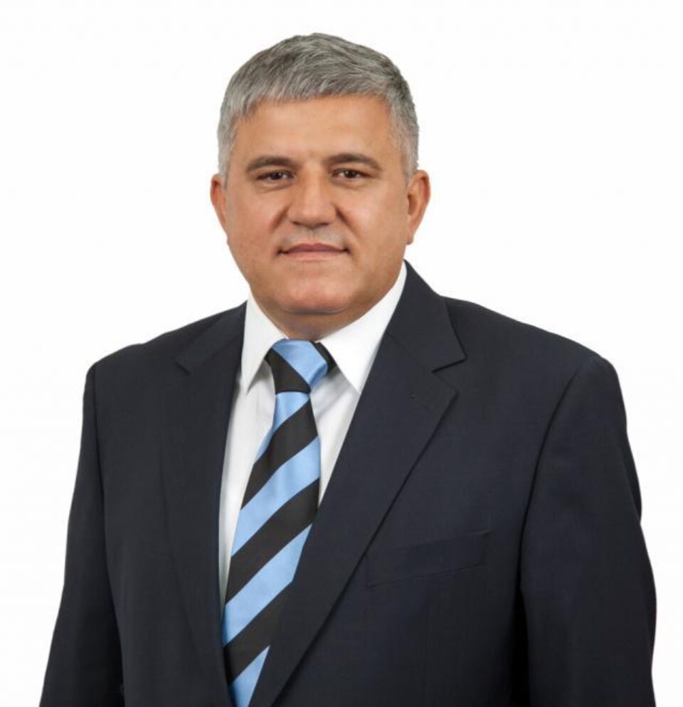 Dumitru Mihalescul: „Rămânem așadar consecvenți majorității constituite la începutul mandatului și vom continua să fim în opoziție cu actualul primar PSD” Dumitru Mihalescul: „Rămânem așadar consecvenți majorității constituite la începutul mandatului și vom continua să fim în opoziție cu actualul primar PSD”