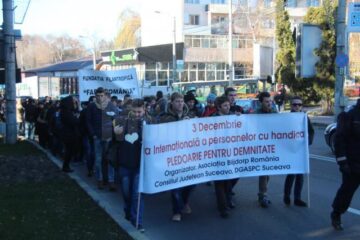 Sute de persoane au participat ieri la Marșul „Pledoarie pentru demnitate”