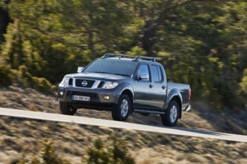 Nissan Navara are și o versiune economică