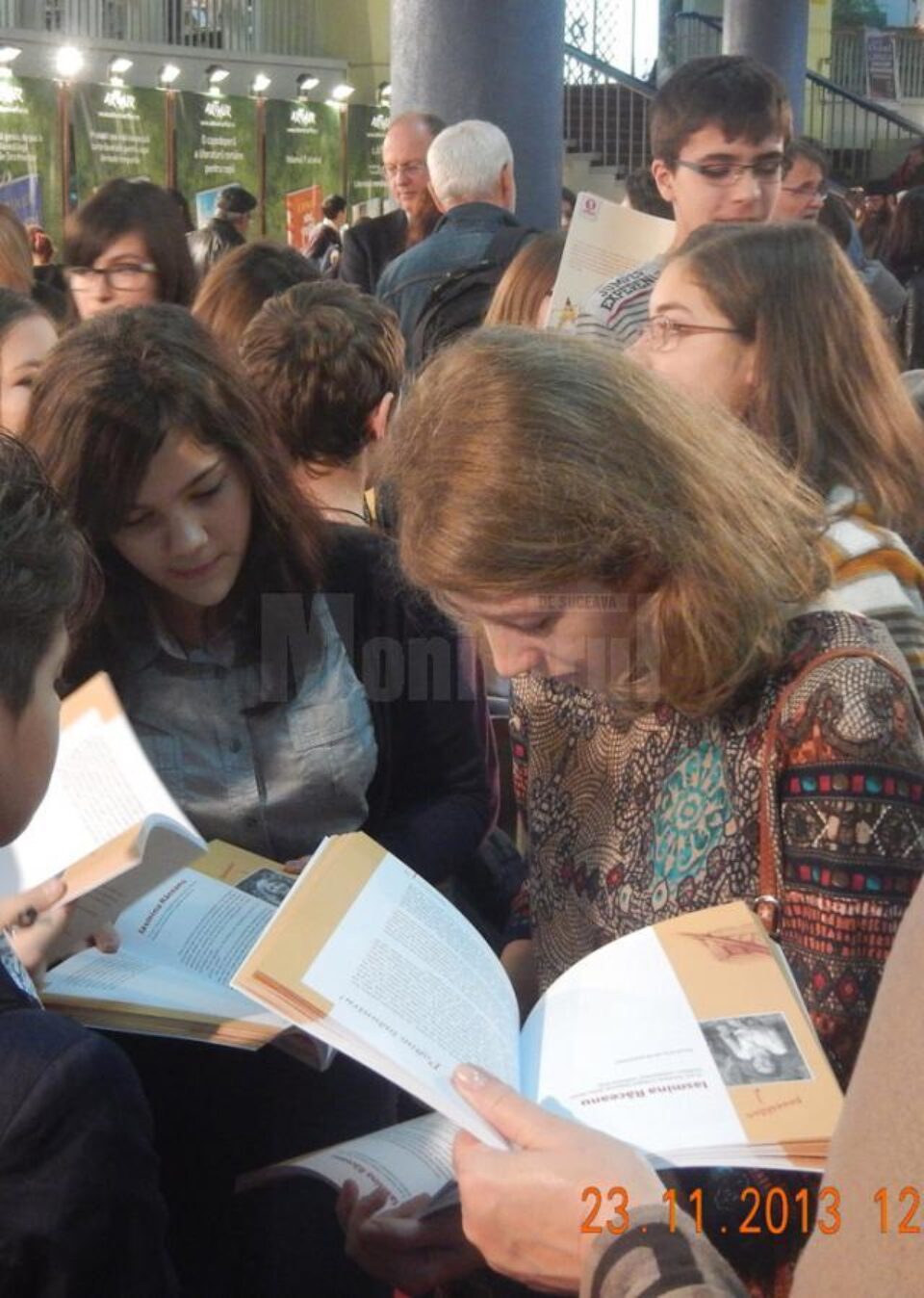 Ioana Robciuc, la lansarea cărții de la Târgul Internațional de Carte Gaudeamus