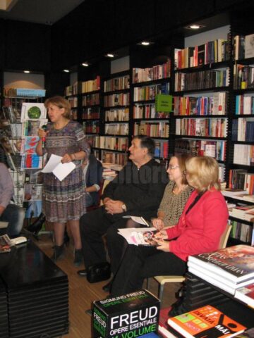 „Convorbiri cu Alex Ștefănescu”, la Librăria Cărturești