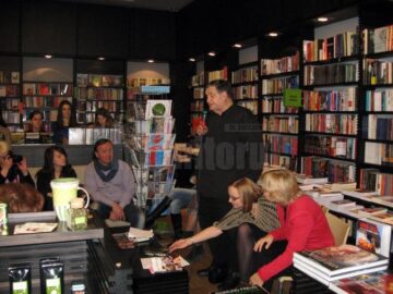 „Convorbiri cu Alex Ștefănescu”, la Librăria Cărturești