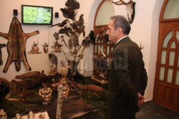 Horică Grozavu, șeful Atelierului de Taxidermie înființat în cadrul Ocolului Silvic Adâncata