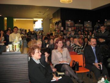 „Convorbiri cu Alex Ștefănescu”, la Librăria Cărturești