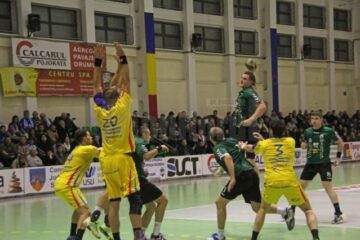 Universitatea a ținut în șah vicecampioana, dar a pierdut din nou pe final