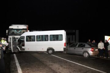 Cele trei autovehicule implicate în accident