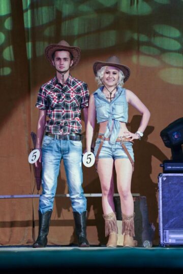 Spectacol în stil country, la Balul Bobocilor de la Universitatea „Ștefan cel Mare”