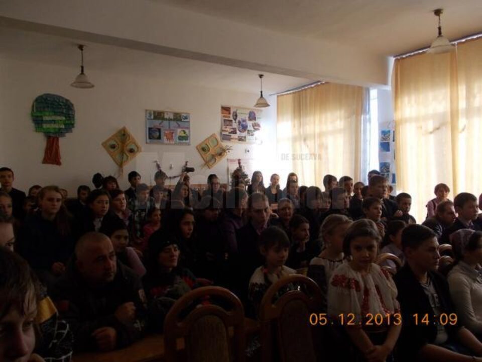 La Școala Gimnazială Plopeni a avut loc activitatea religioasă „Spiritualitate și tradiție creștină”