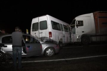 Cele trei autovehicule implicate în accident