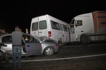 Cele trei mașini implicate în accident