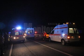 La fata locului au intervenit opt ambulanțe