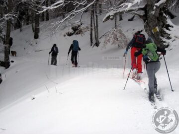 Drumeții ale membrilor Asociației Ghizilor din Bucovina