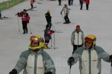 La Vatra Dornei se schiază pe pârtiile Parc și Veverița