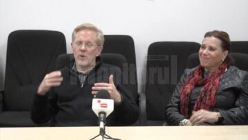 Regizorul Robert Mugge si coproducătorul Diana Zelman