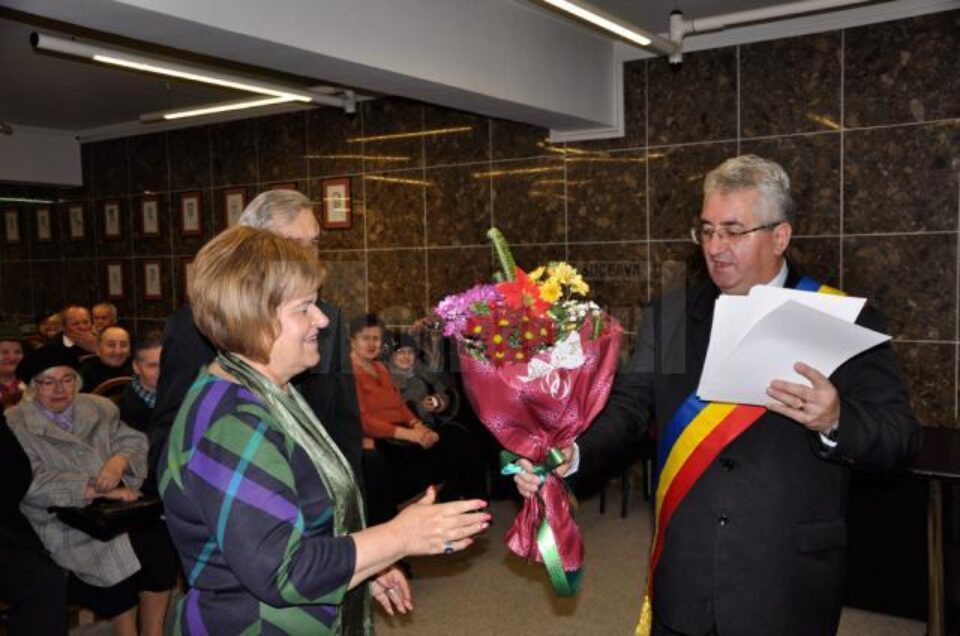 Primăria municipiului Suceava a sărbătorit sâmbătă, 14 decembrie, 20 de cupluri care au împlinit 50 de ani de căsătorie